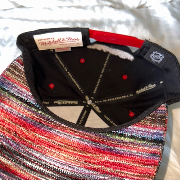 Mitchell & Ness Chicago Blackhawks SnapBack - Picture 3 of 3